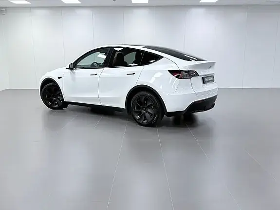 Tesla Model Y 2023 photo 3