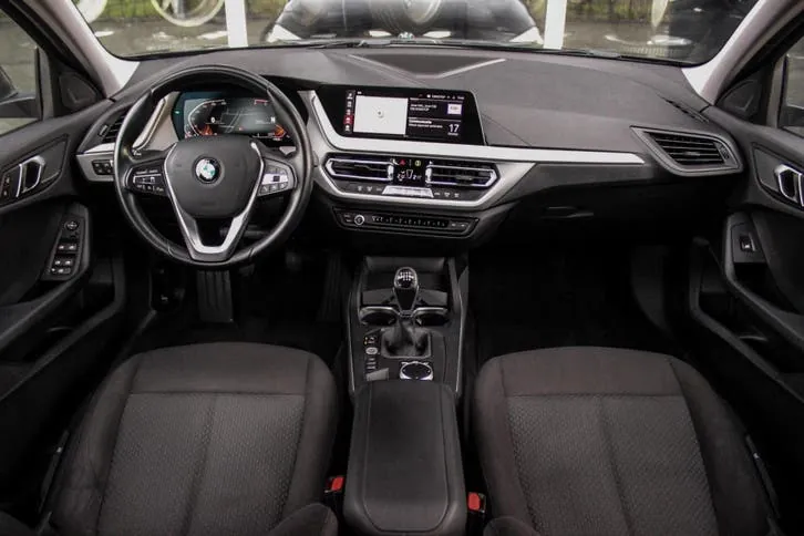 BMW 1 Series 2020 photo 3