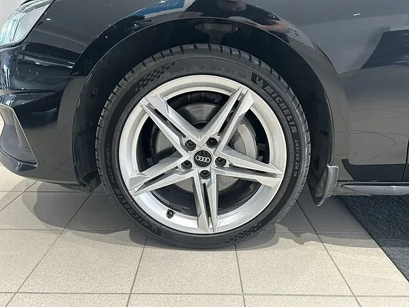 Audi A4 2022 photo 4