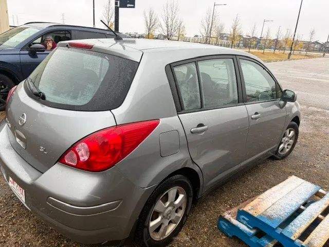 Nissan Versa 2010 photo 3