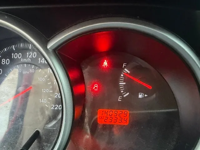 Nissan Versa 2010 photo 2