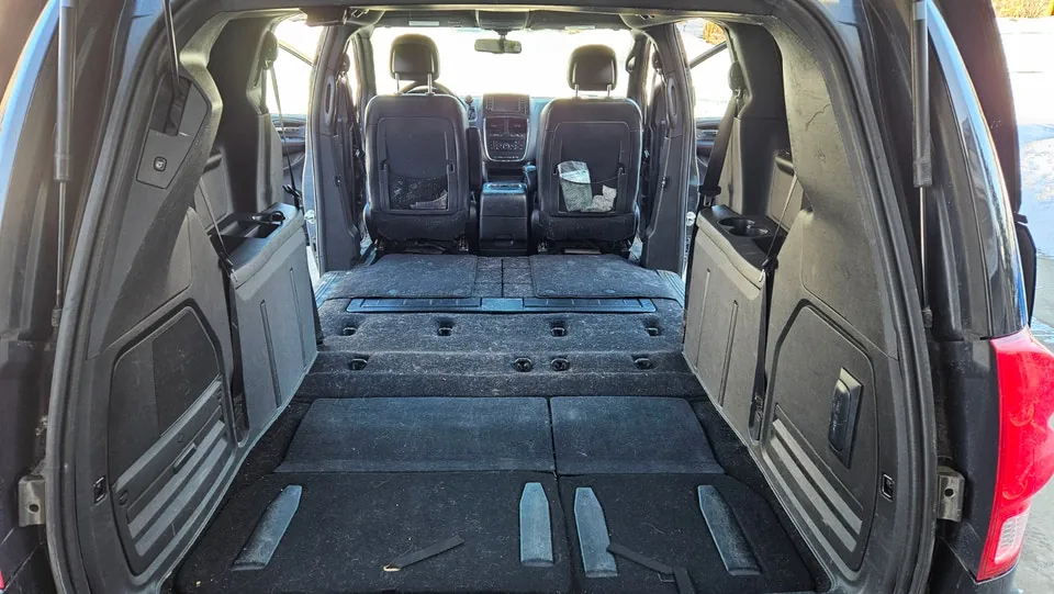 Dodge Grand Caravan 2013 photo 3