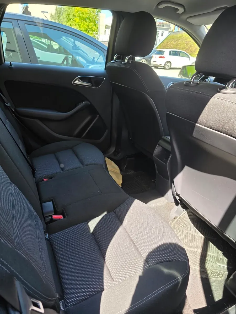 Mercedes-Benz B-Class 2012 photo 3