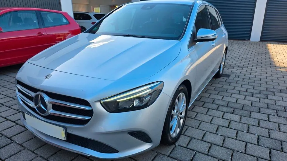 Mercedes-Benz B 200 D