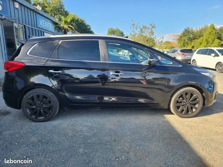 Kia Carens 2015 photo 4