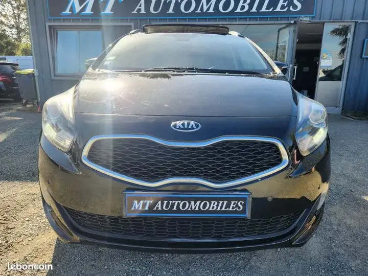 Kia Carens 2015 photo 2