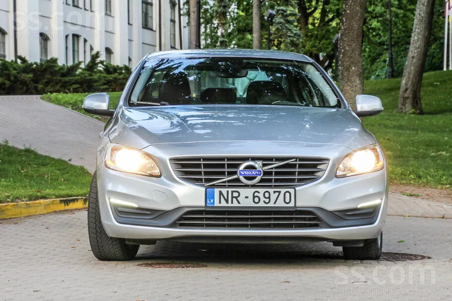 Volvo S60 2016 photo 2