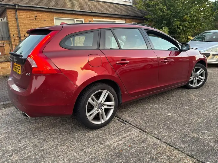 Volvo V60 2015 photo 5