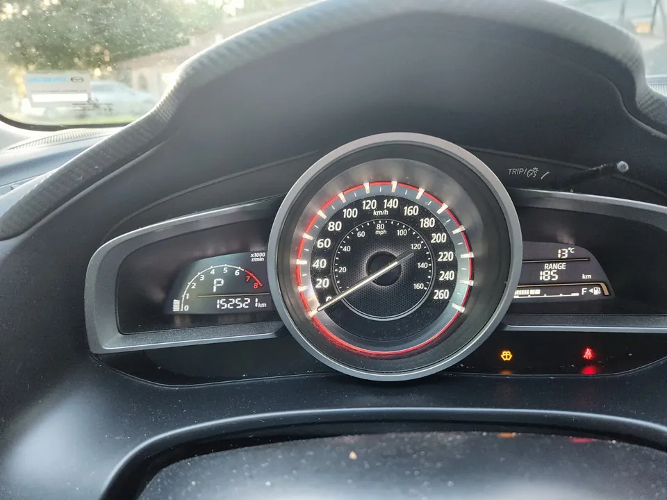 Mazda Mazda3 2015 photo 3