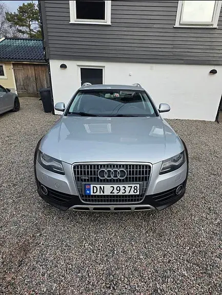 Audi A4 Allroad 2010 photo 2