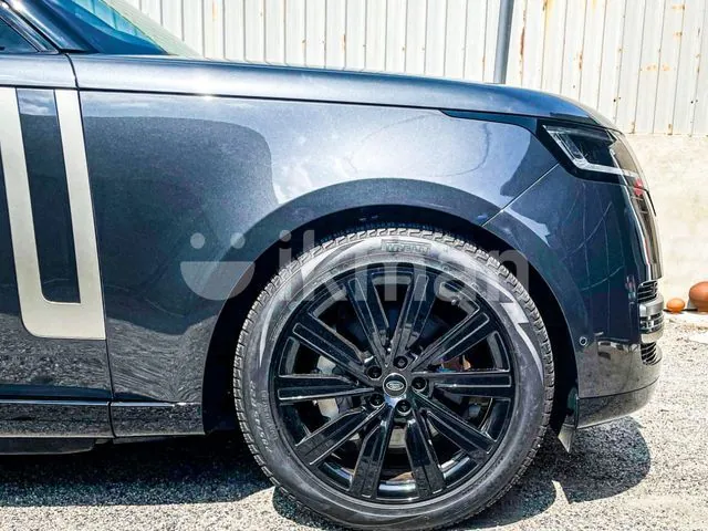 Land Rover Range Rover 2024 photo 3