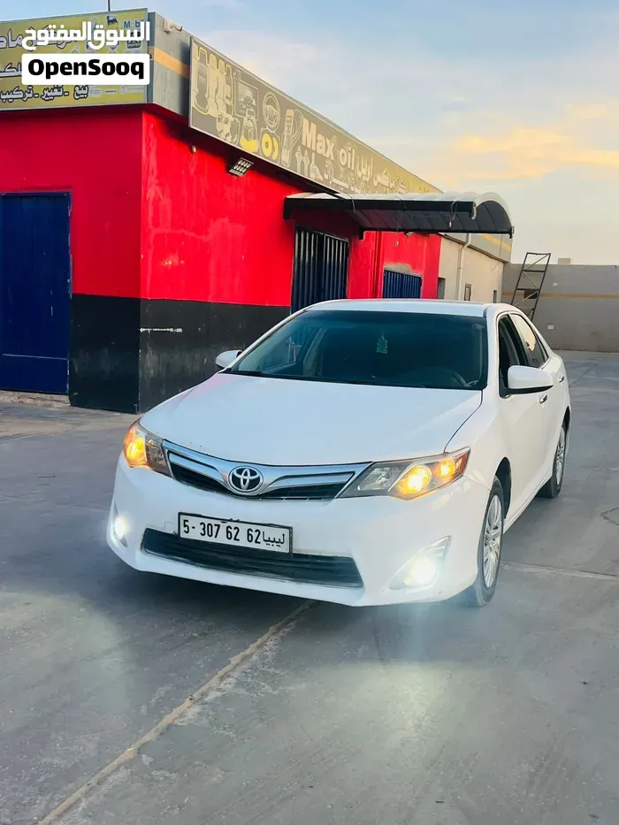 Toyota Camry 2014 photo 2