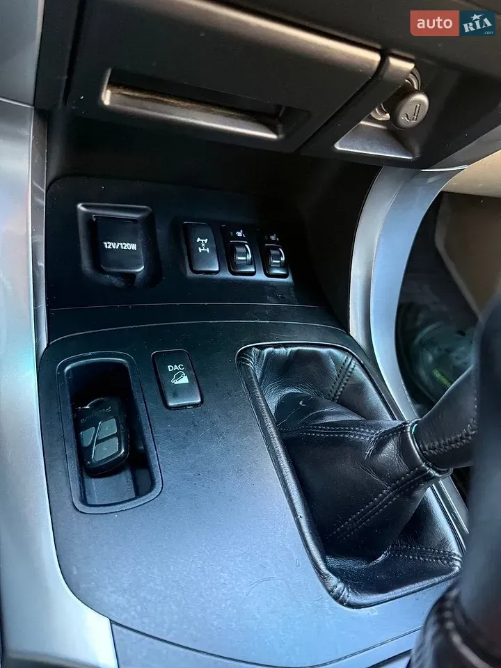 Toyota Land Cruiser 2008 photo 2