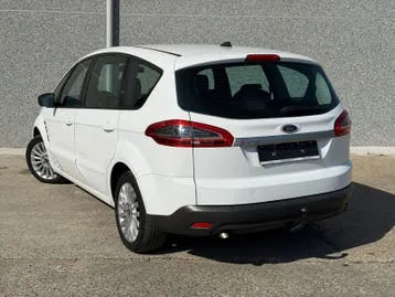 Ford S-Max 2012 photo 3