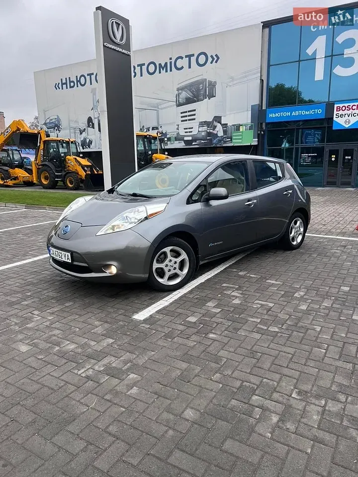 Nissan Leaf 2014 photo 2