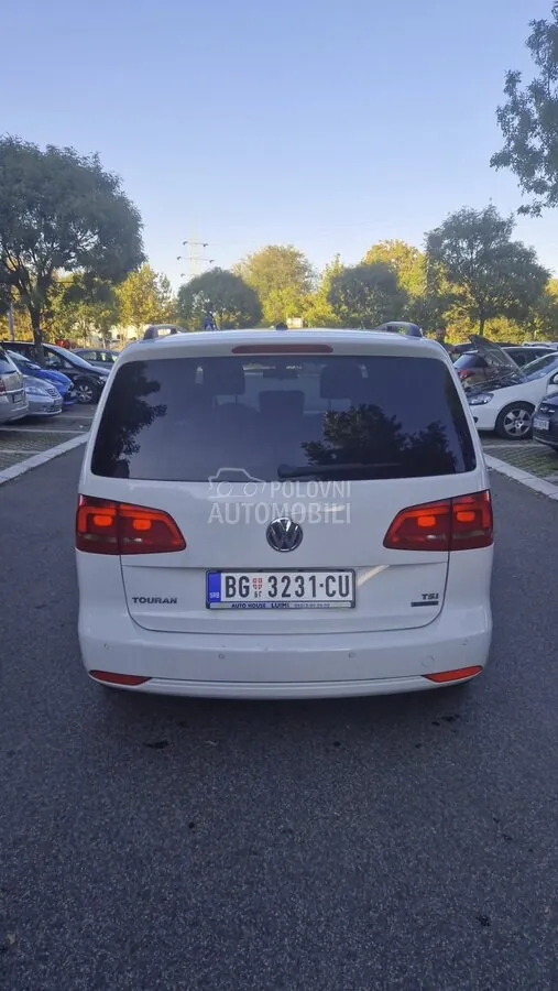 Volkswagen Touran 2013 photo 2