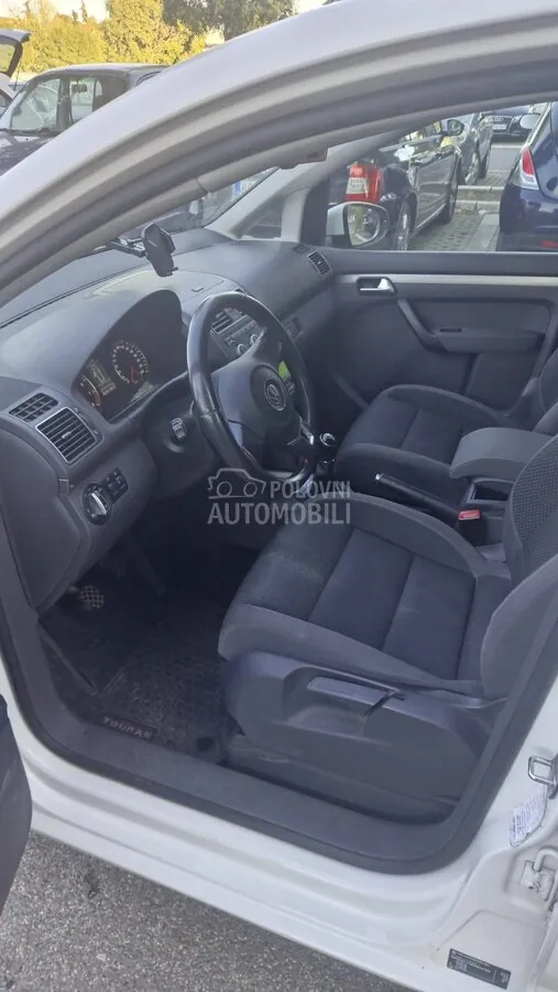 Volkswagen Touran 2013 photo 5