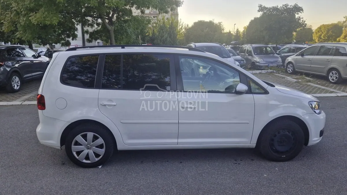 Volkswagen Touran 2013 photo 4
