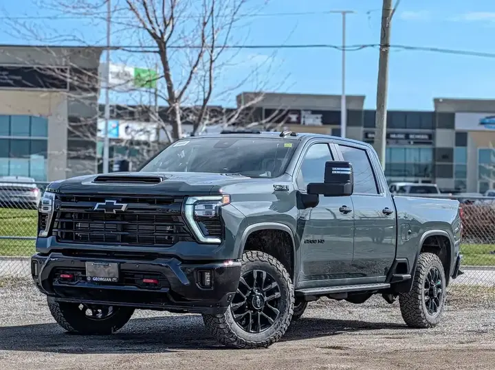 Chevrolet Silverado 2500 2026 photo 2