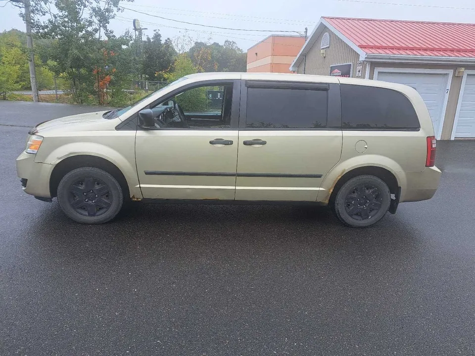 Dodge Grand Caravan 2010 photo 2
