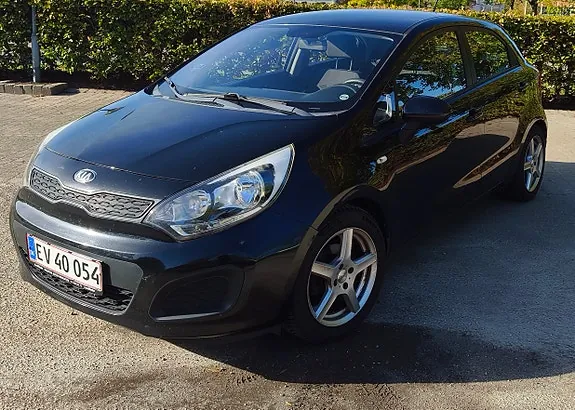 Kia Rio 2013 photo 2