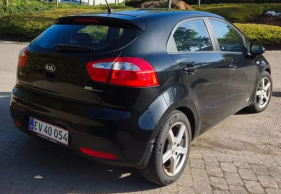Kia Rio 2013 photo 3