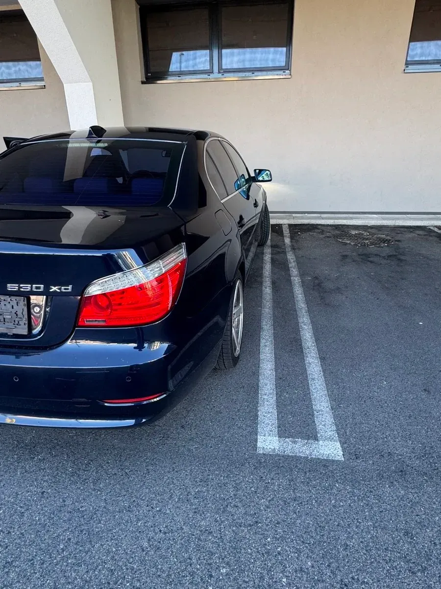 BMW 5 Series 2008 photo 2