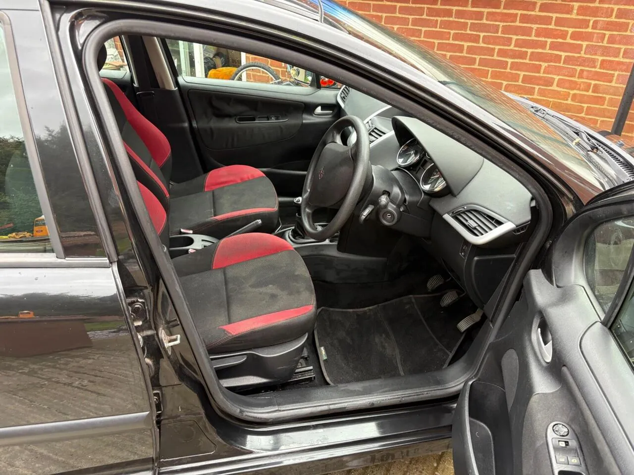 Peugeot 207 2009 photo 5
