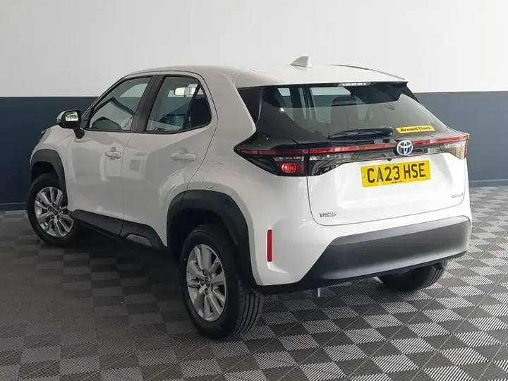 Toyota Yaris Cross 2023 photo 2