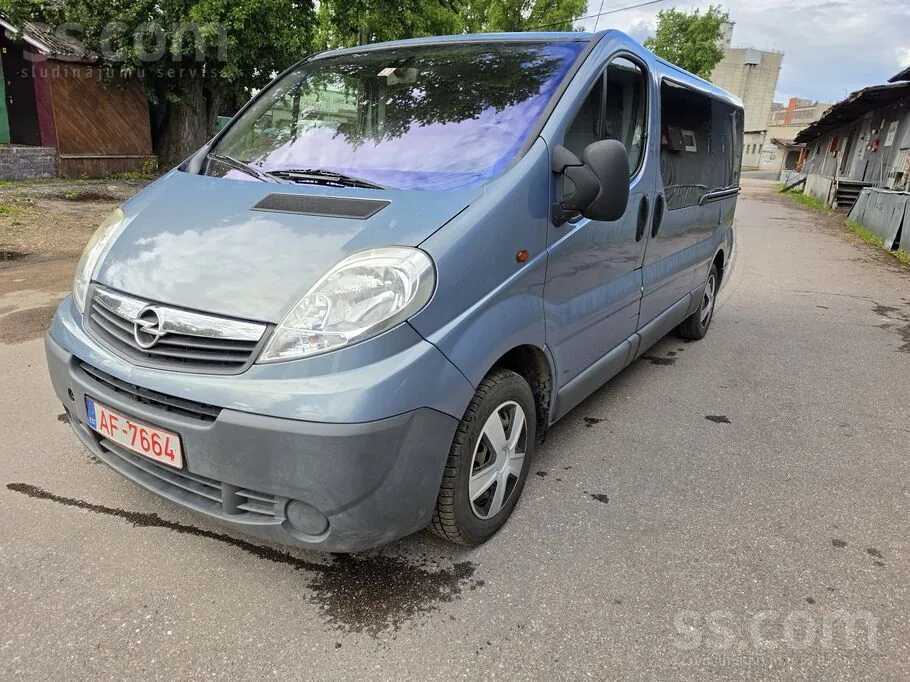Opel Vivaro 2009 photo 2