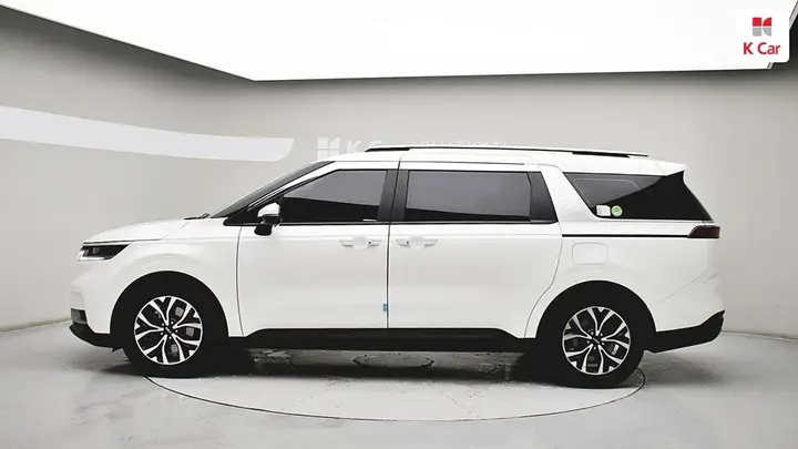 Kia Carnival 2023 photo 2