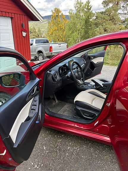 Mazda 3 2015 photo 3