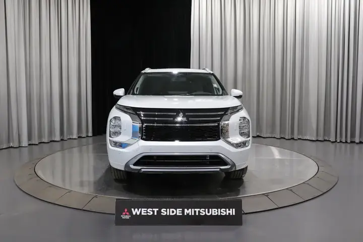 Mitsubishi Outlander 2026 photo 2