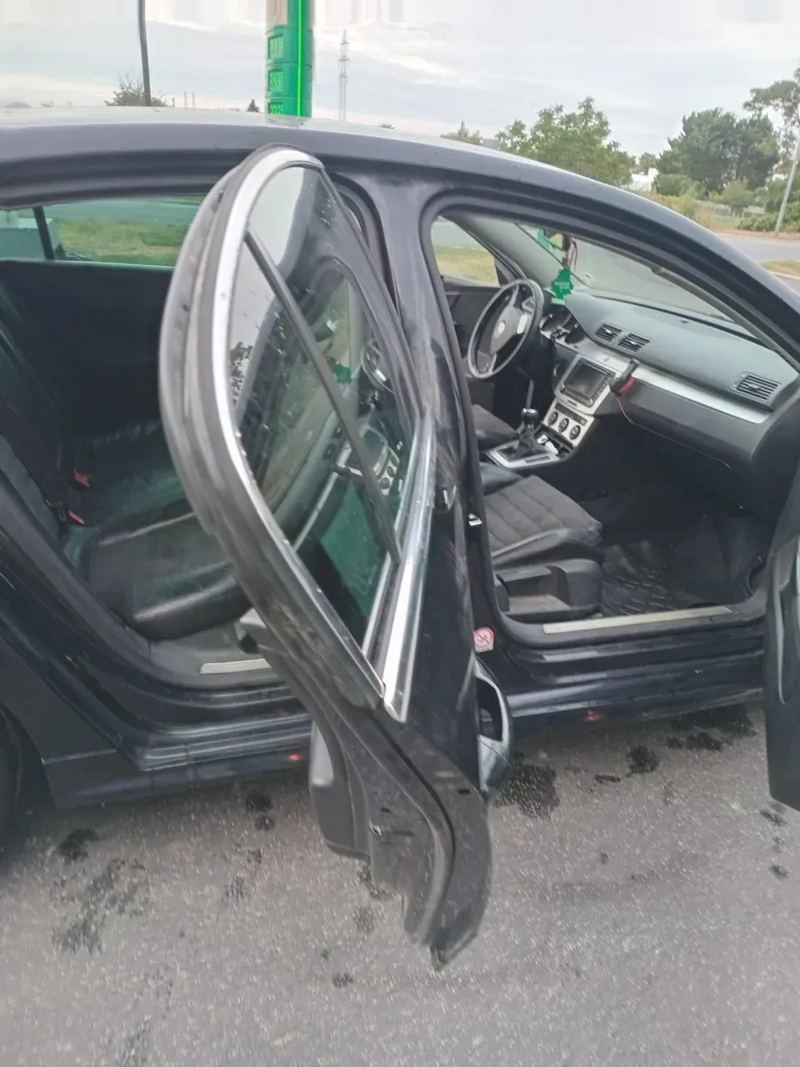 Volkswagen Passat 2005 photo 2
