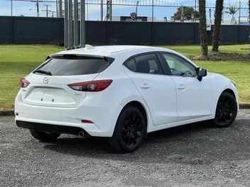 Mazda Axela 2018 photo 4