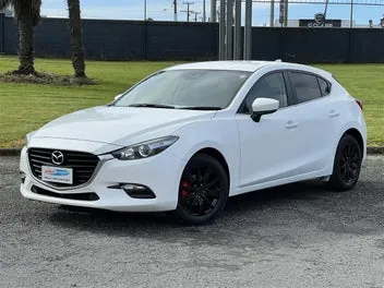 Mazda Axela 2018 photo 2