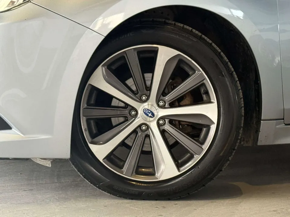 Subaru Legacy 2017 photo 2