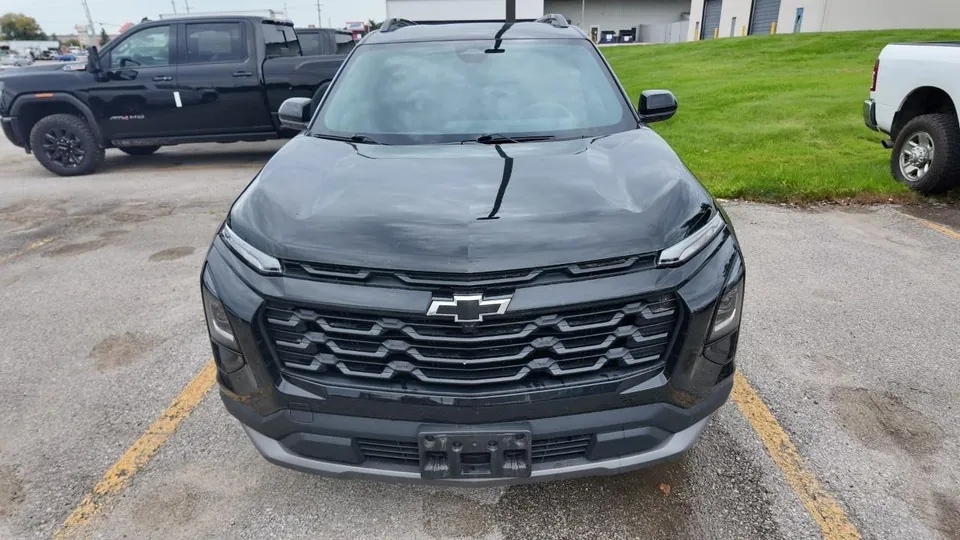 Chevrolet Equinox 2026 photo 2