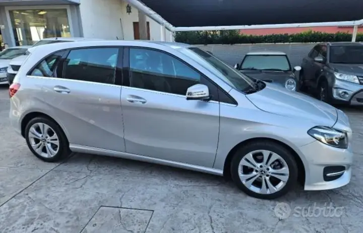 Mercedes-Benz B 180 2018 photo 4