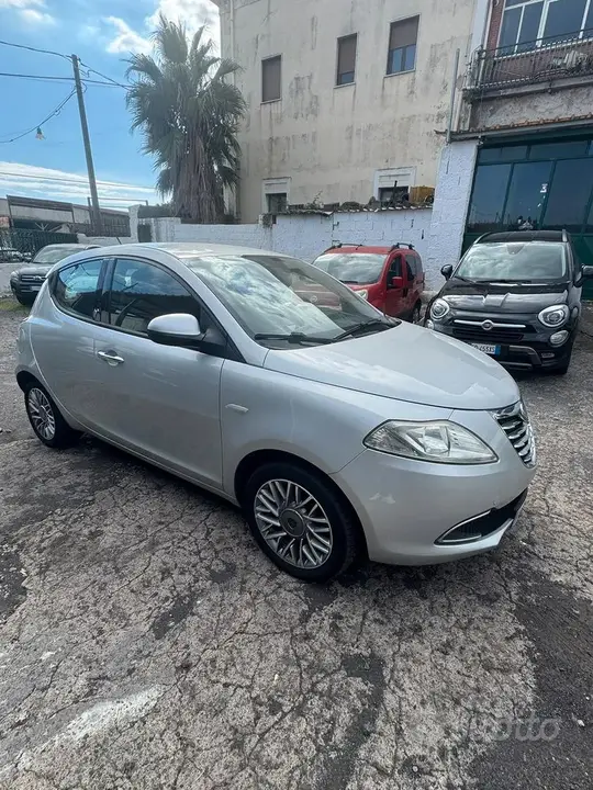 Lancia Ypsilon
