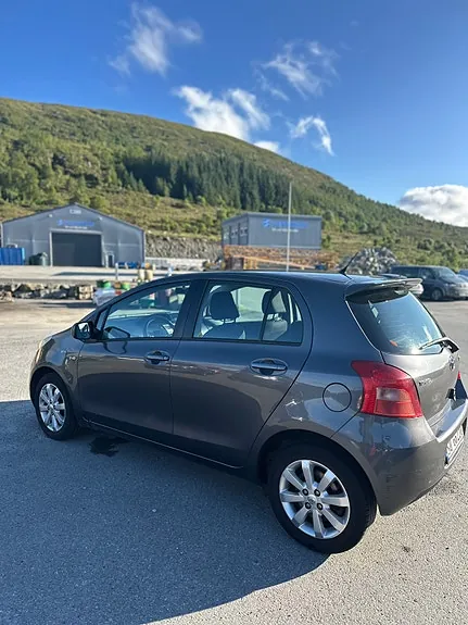Toyota Yaris 2008 photo 3