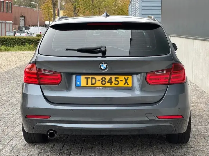 BMW 3 Series 2013 photo 3
