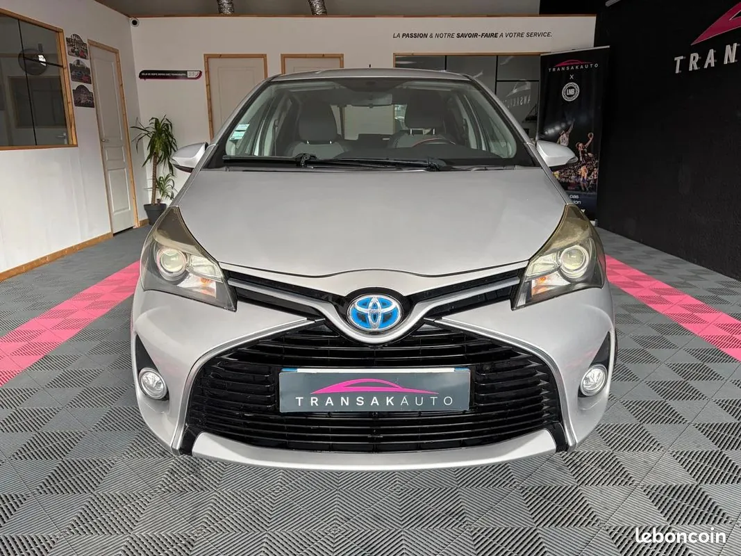 Toyota Yaris 2015 photo 4
