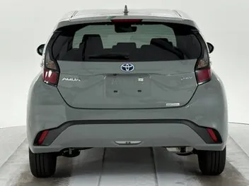 Toyota Aqua 2025 photo 4