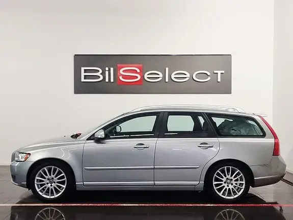 Volvo V50 2011 photo 2