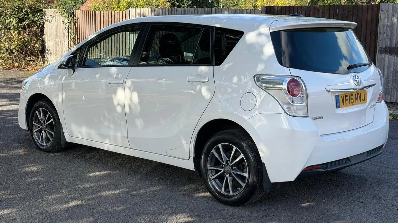 Toyota Verso 2015 photo 4