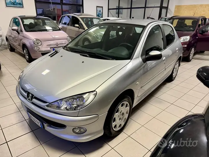 Peugeot 206 2008 photo 2