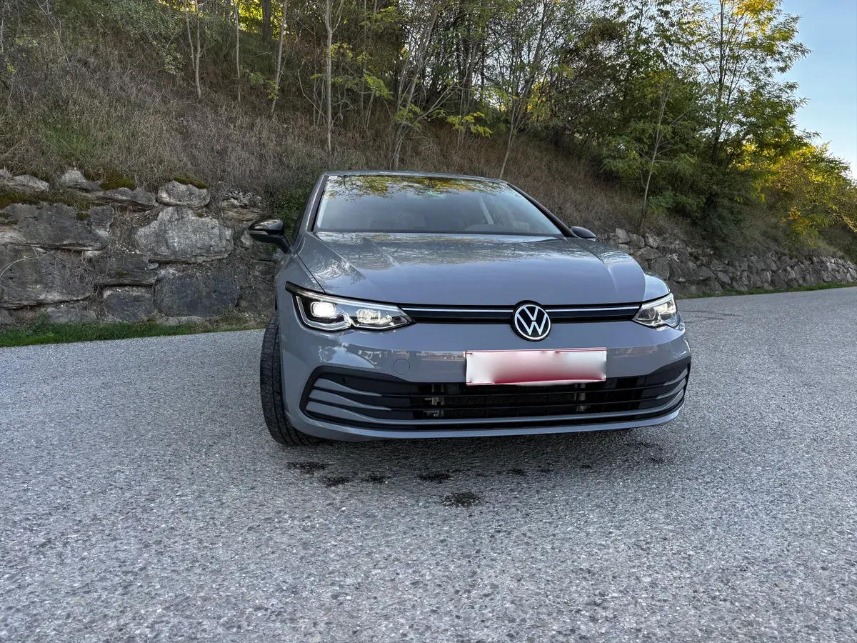 Volkswagen Golf 2023 photo 2