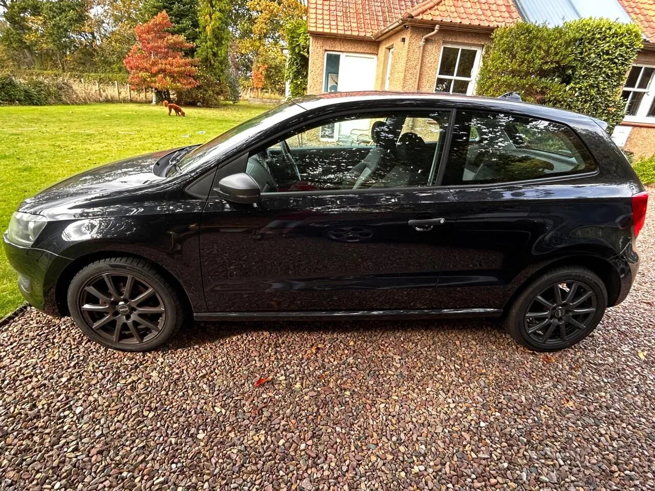 Volkswagen Polo 2010 photo 2