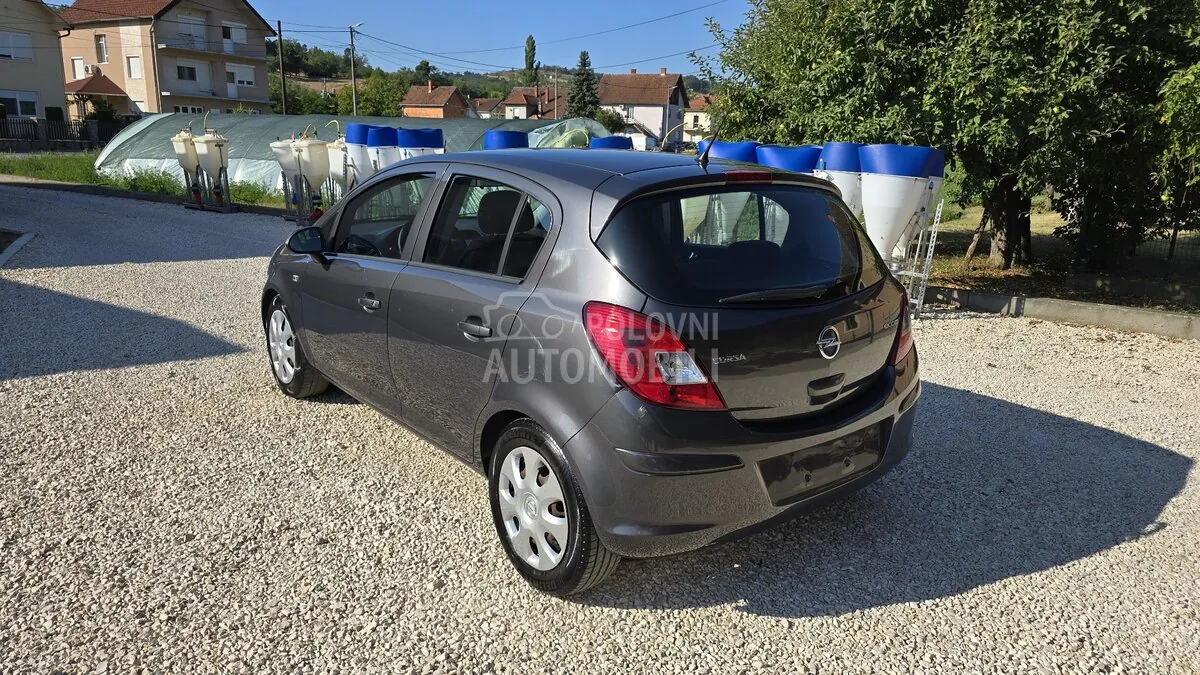 Opel Corsa D 2012 photo 4